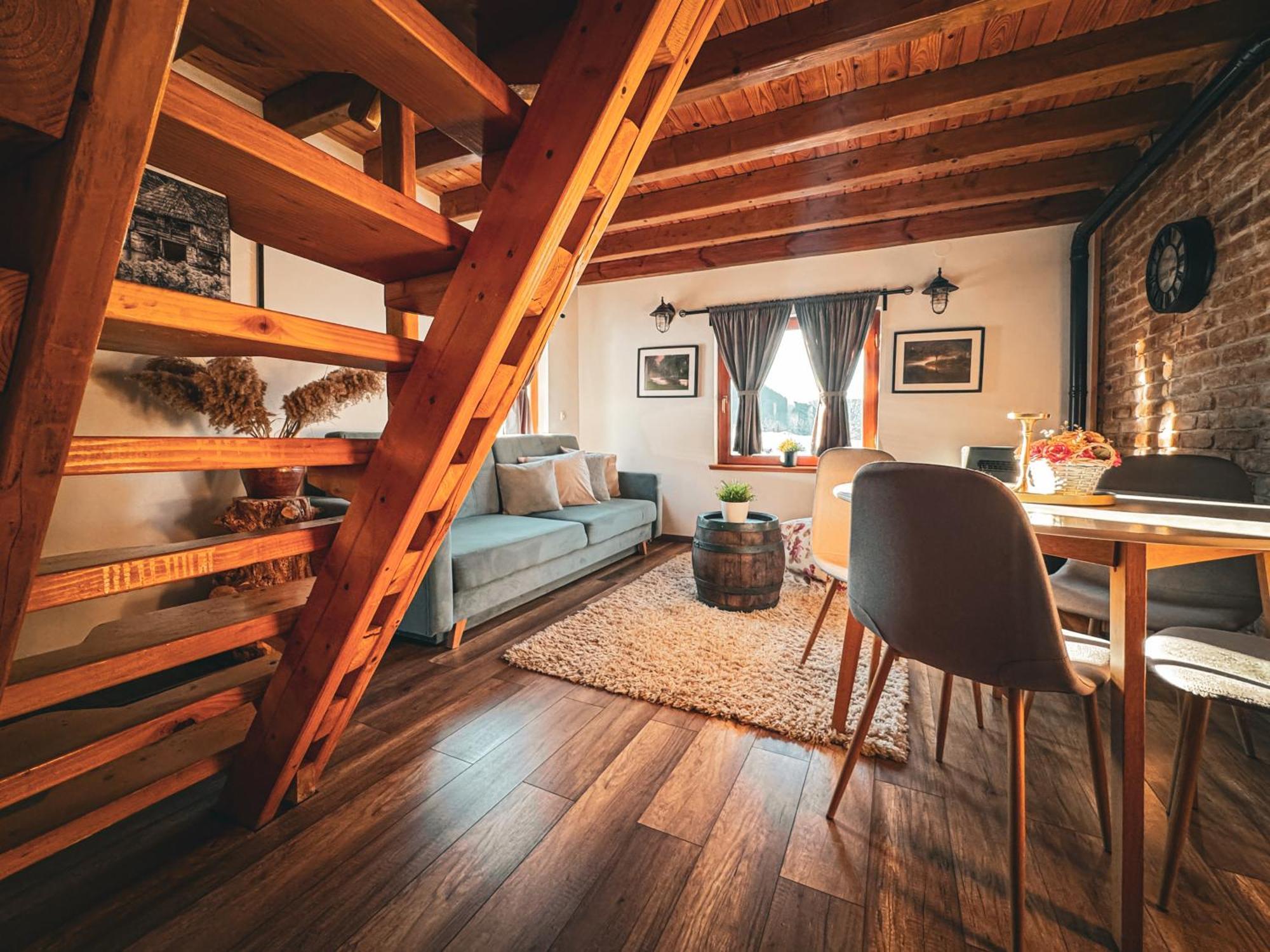 Woodenhouse With Two Apartments Otočac Exteriér fotografie