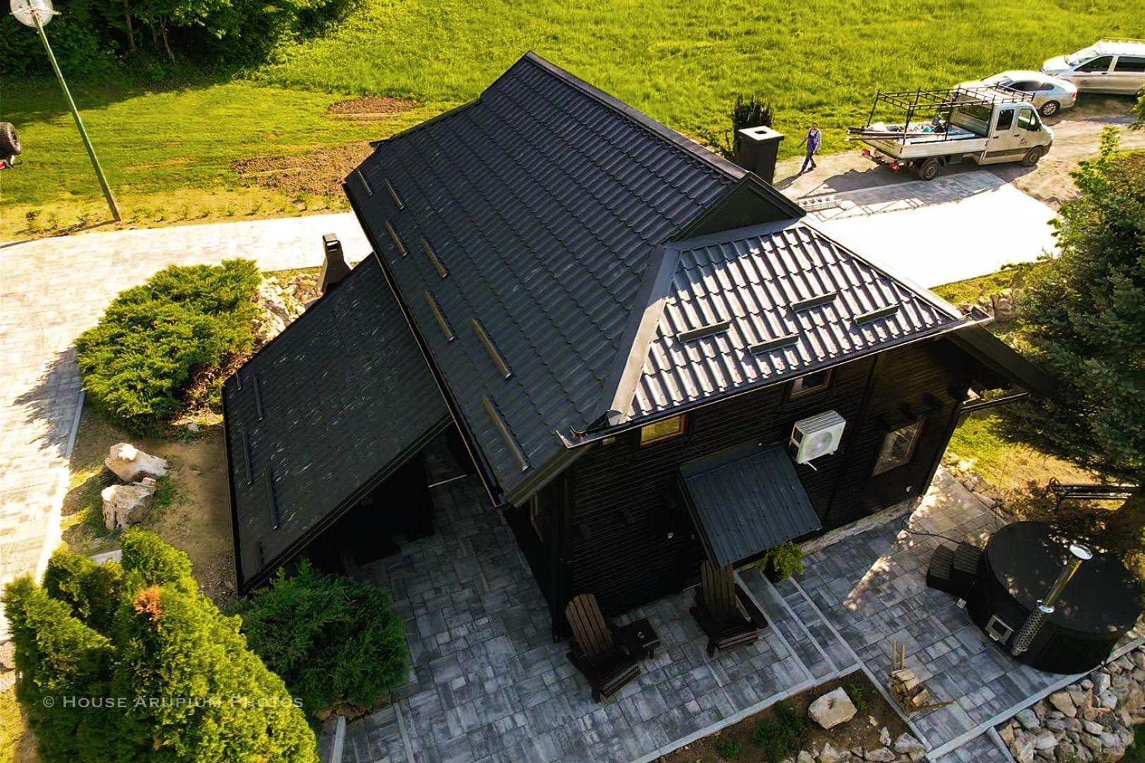 Woodenhouse With Two Apartments Otočac Exteriér fotografie